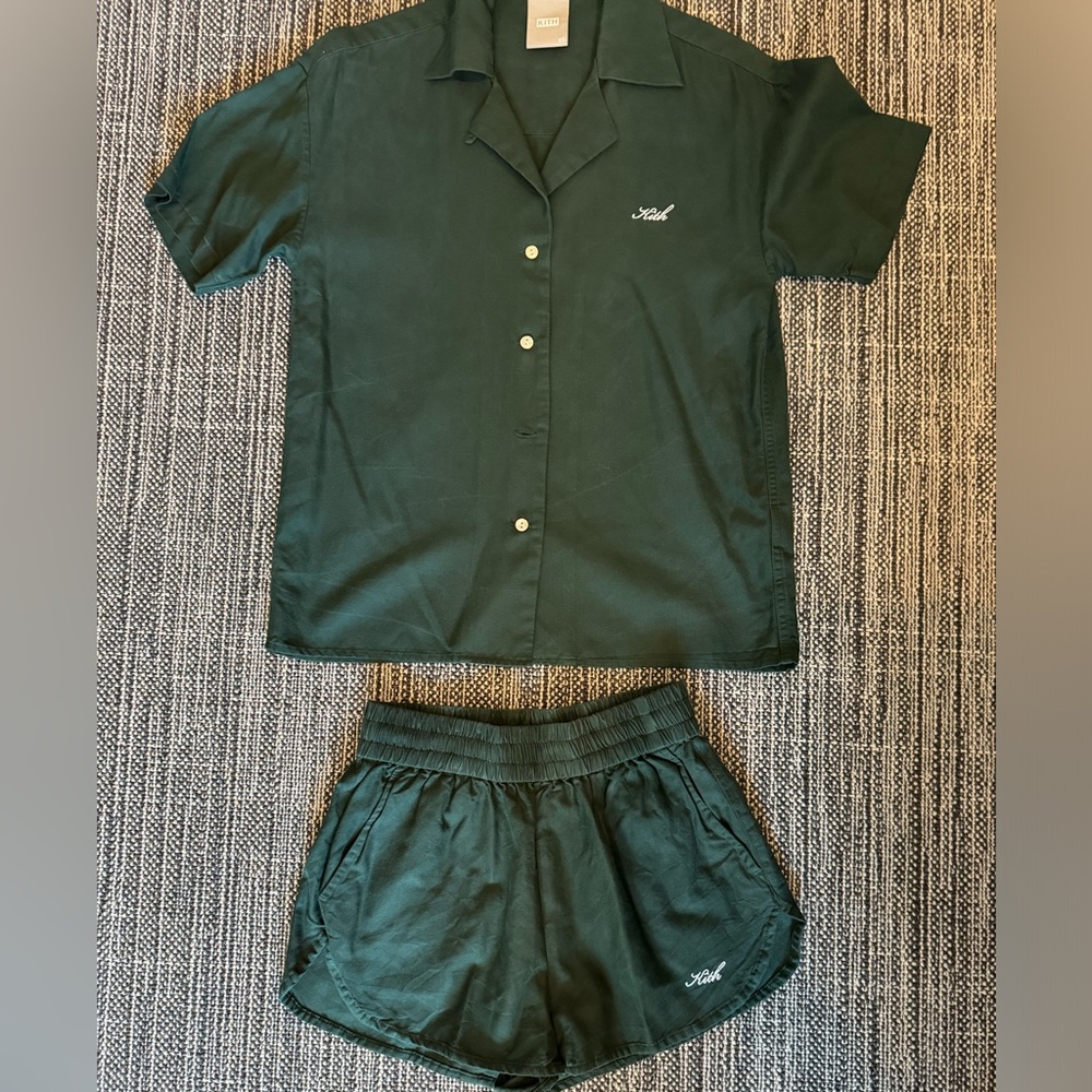 KITH Women’s matching set! Both Top & Shorts Size XS.